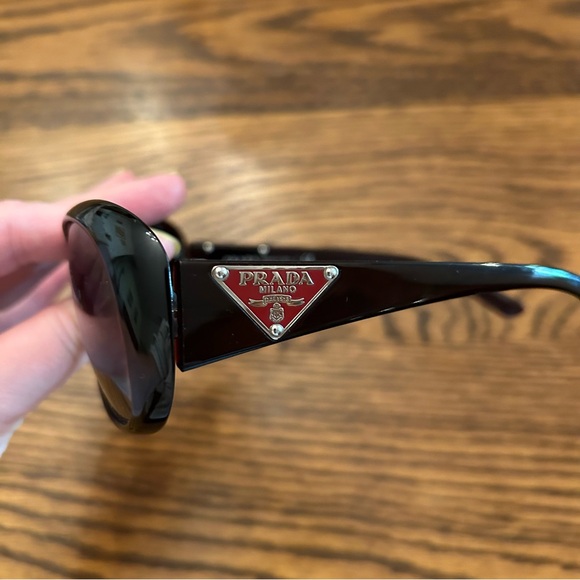 Prada | black sunglasses 🕶️ 😎 - Picture 3 of 13